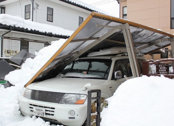 雪止めを屋根に取り付ける5つの効果と その具体的な方法 住宅総合研究所 ハウス情報ドットコム