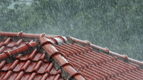 火災保険で雨漏り修理は可能か？